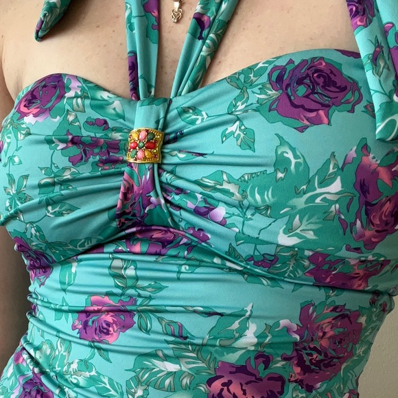 Front tie floral crop top / swim shirt - Picture 3 of 5